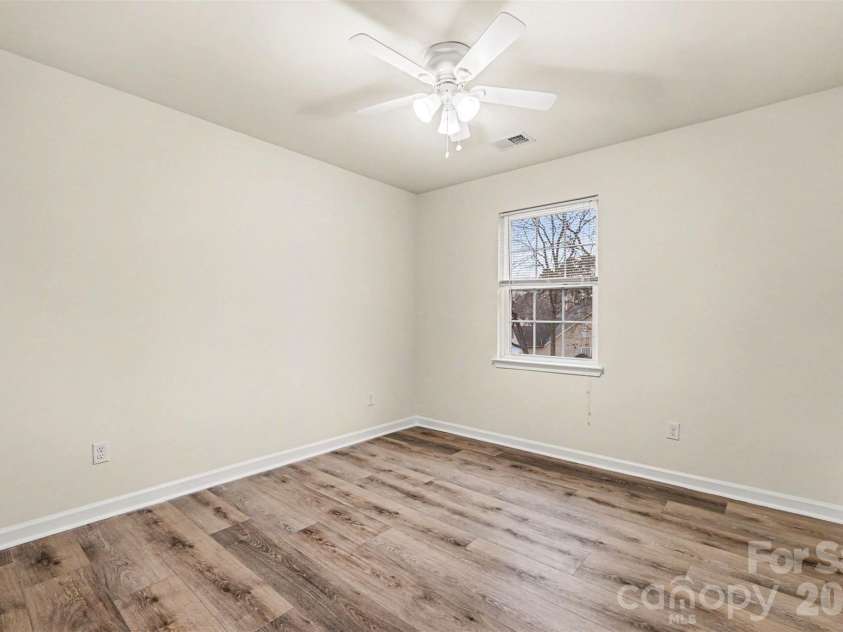 7515 Woodknoll Drive, Charlotte, NC 28217.  MLS# CAR4350241, YatesRealty ID 10150. 