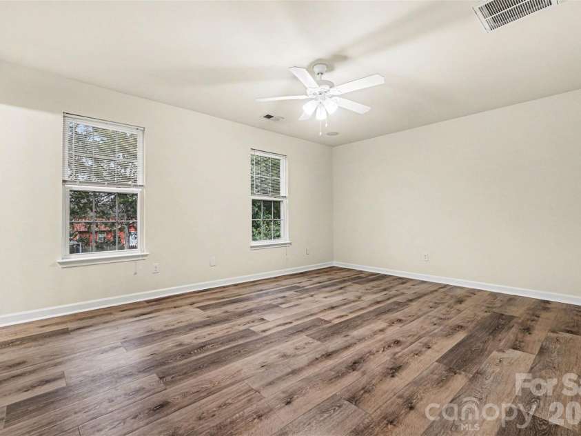 7515 Woodknoll Drive, Charlotte, NC 28217.  MLS# CAR4350241, YatesRealty ID 10150. 