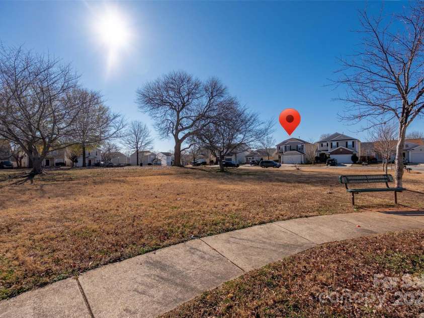 3434 Charterhall Lane, Charlotte, NC 28215.  MLS# CAR4330363, YatesRealty ID 10152. 