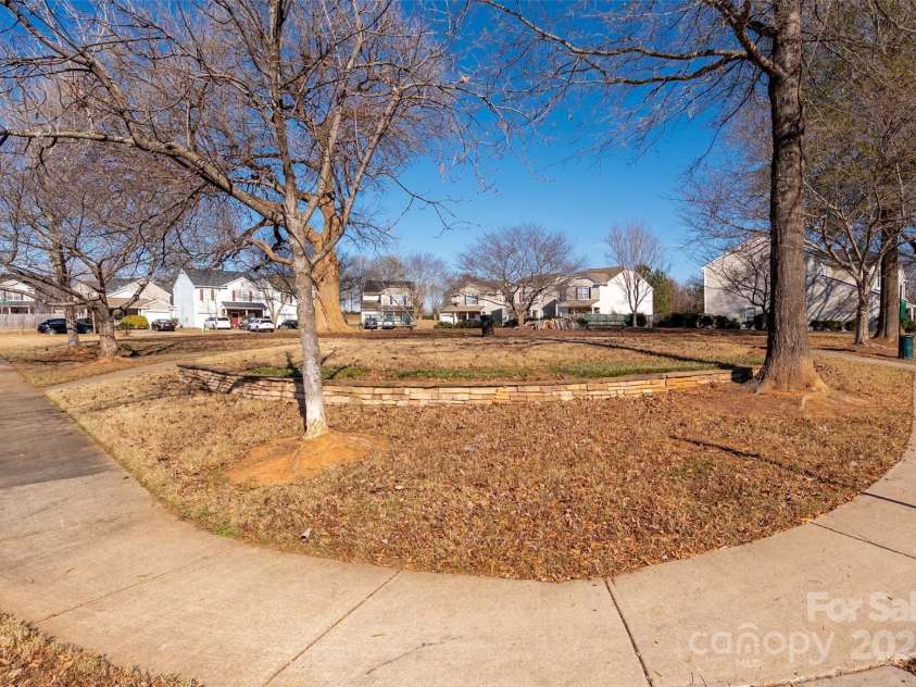 3434 Charterhall Lane, Charlotte, NC 28215.  MLS# CAR4330363, YatesRealty ID 10152. 
