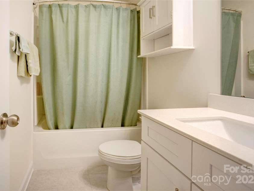 3941 Rothwood Lane, Harrisburg, NC 28075.  MLS# CAR4231989, YatesRealty ID 10152. Second full bath