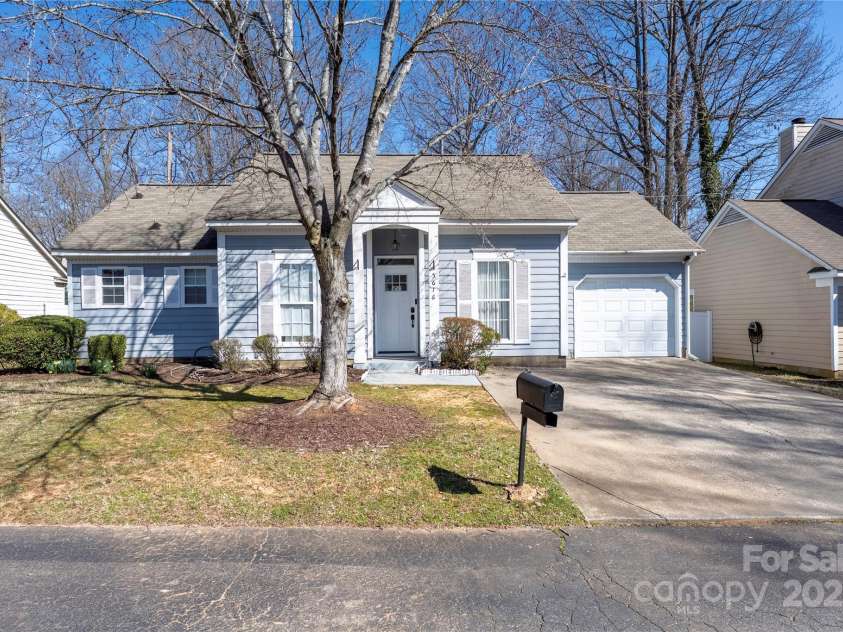5616 Ebley Lane, Charlotte, NC 28227.  MLS# CAR4233417, YatesRealty ID 10154. 