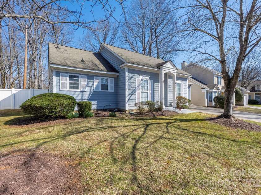 5616 Ebley Lane, Charlotte, NC 28227.  MLS# CAR4233417, YatesRealty ID 10154. 