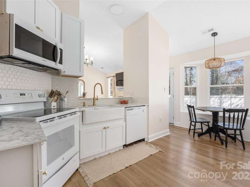 5616 Ebley Lane, Charlotte, NC 28227.  MLS# CAR4233417, YatesRealty ID 10154. 