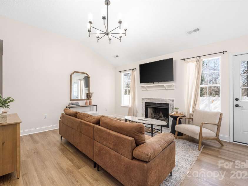 5616 Ebley Lane, Charlotte, NC 28227.  MLS# CAR4233417, YatesRealty ID 10154. 