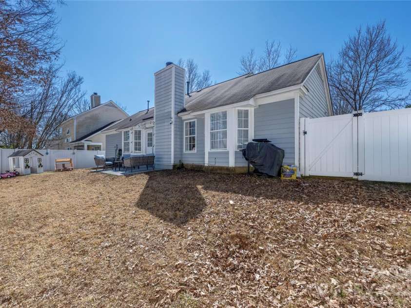 5616 Ebley Lane, Charlotte, NC 28227.  MLS# CAR4233417, YatesRealty ID 10154. 