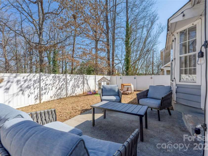 5616 Ebley Lane, Charlotte, NC 28227.  MLS# CAR4233417, YatesRealty ID 10154. 