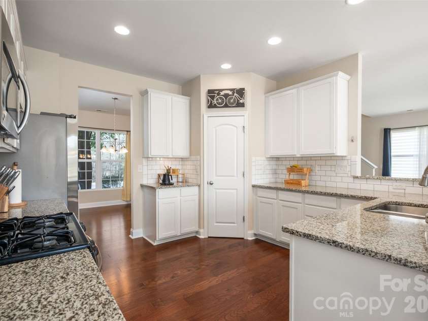 3702 Exbury Gardens Drive, Waxhaw, NC 28173.  MLS# CAR4357764, YatesRealty ID 10155. 