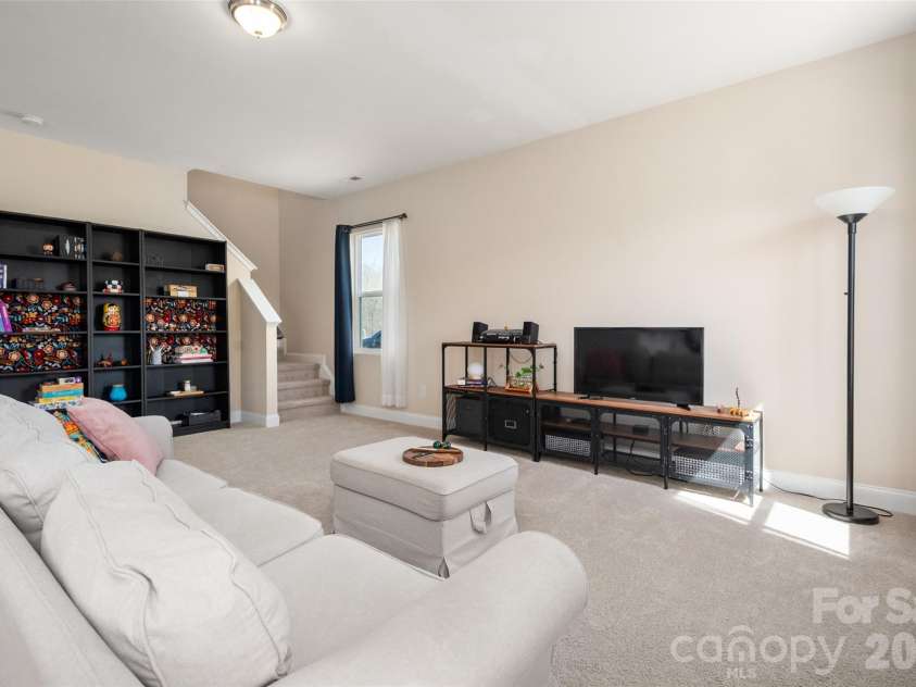 3702 Exbury Gardens Drive, Waxhaw, NC 28173.  MLS# CAR4357764, YatesRealty ID 10155. 