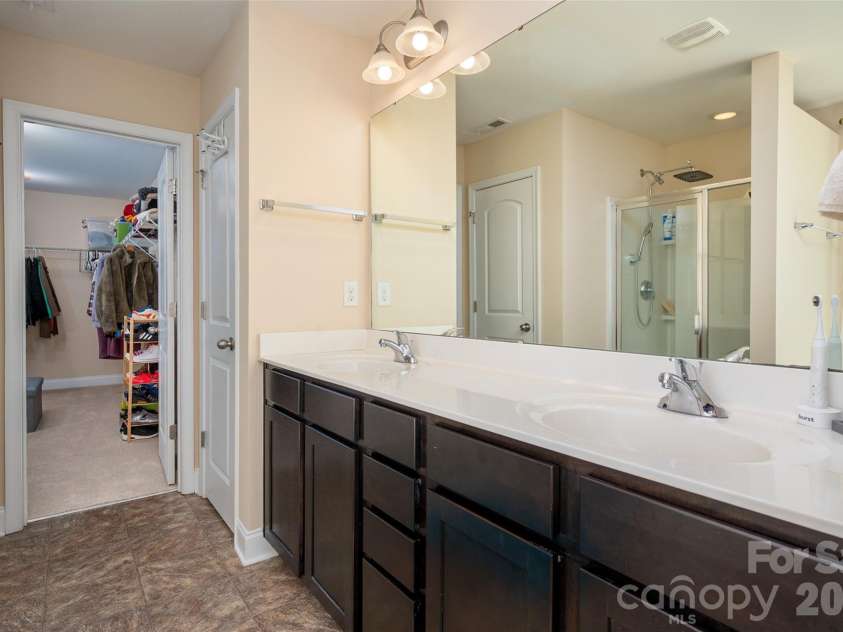 3702 Exbury Gardens Drive, Waxhaw, NC 28173.  MLS# CAR4357764, YatesRealty ID 10155. 