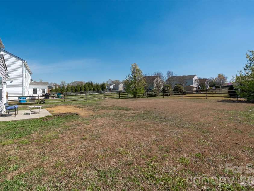 3702 Exbury Gardens Drive, Waxhaw, NC 28173.  MLS# CAR4357764, YatesRealty ID 10155. 