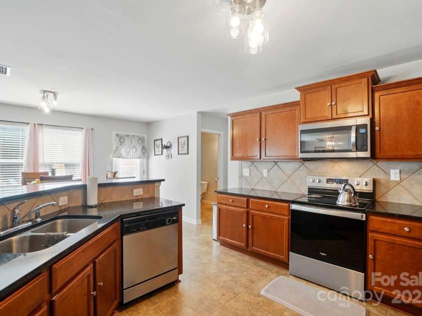 3272 Saddlebrook Drive, Midland, NC 28107.  MLS# CAR4238749, YatesRealty ID 10157. 