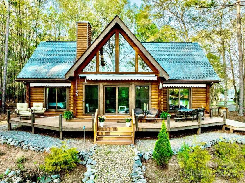 242 Morninglow Drive, Winnsboro, SC 29180.  MLS# CAR4242338, YatesRealty ID 10159. 