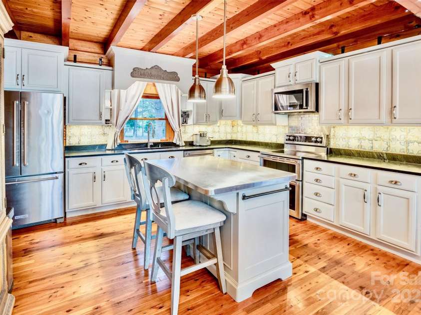 242 Morninglow Drive, Winnsboro, SC 29180.  MLS# CAR4242338, YatesRealty ID 10159. 