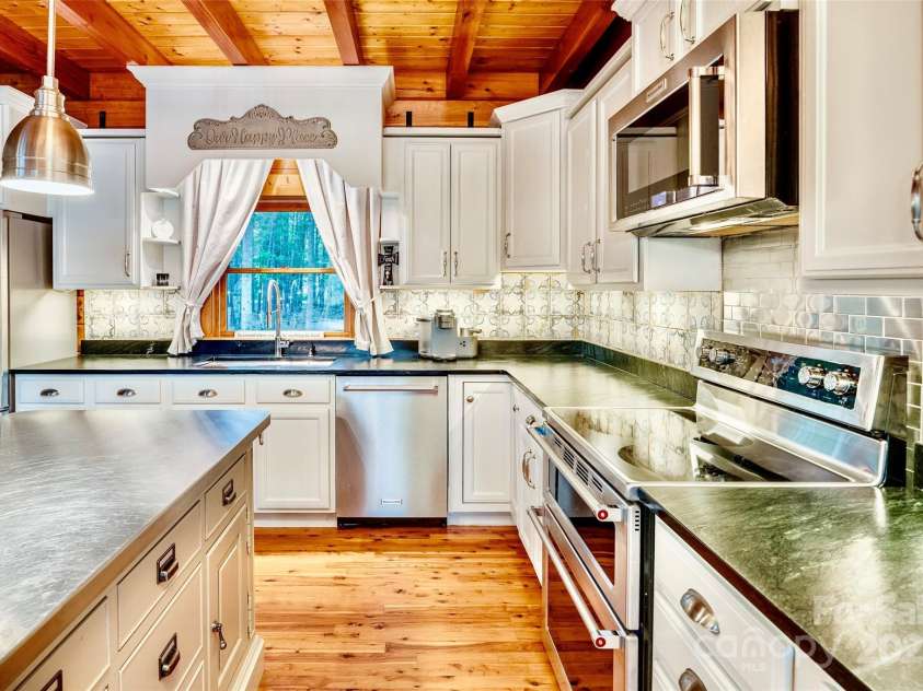 242 Morninglow Drive, Winnsboro, SC 29180.  MLS# CAR4242338, YatesRealty ID 10159. 