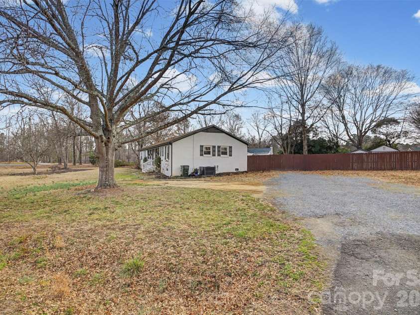 3790 Rogers Circle, Rock Hill, SC 29730.  MLS# CAR4349360, YatesRealty ID 10159. 