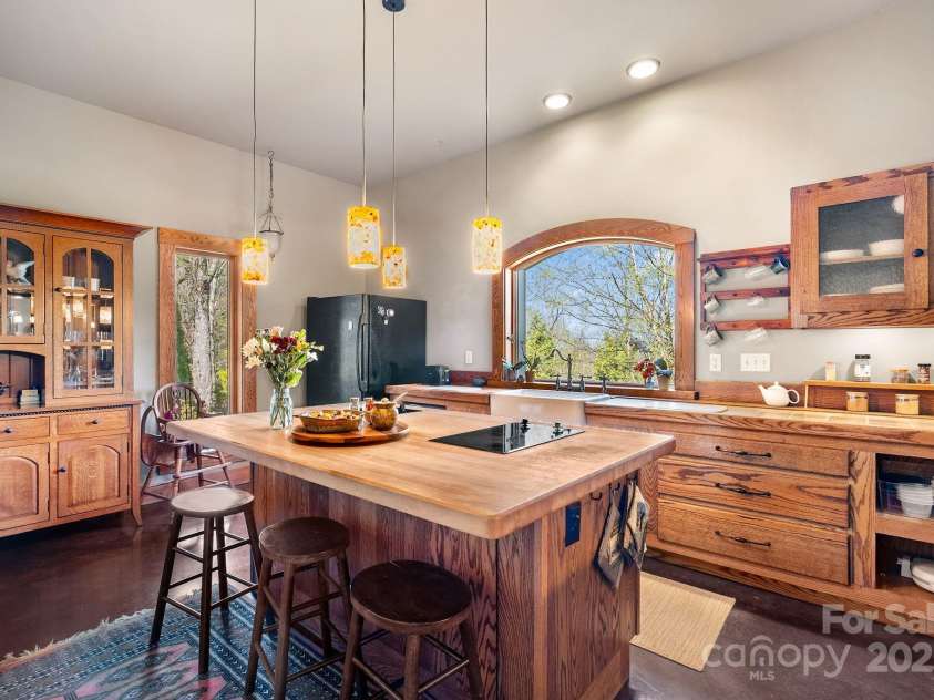 111 Flora Rose Trail, Asheville, NC 28803.  MLS# CAR4239614, YatesRealty ID 10160. 