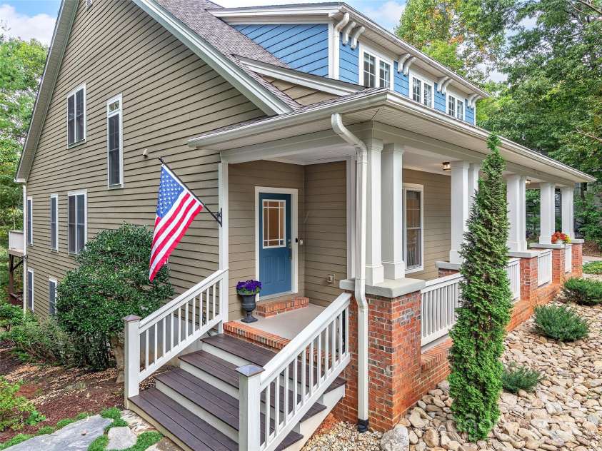 104 Red Cedar Lane, Asheville, NC 28803.  MLS# CAR4249248, YatesRealty ID 10161. 