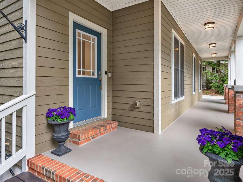 104 Red Cedar Lane, Asheville, NC 28803.  MLS# CAR4249248, YatesRealty ID 10161. 