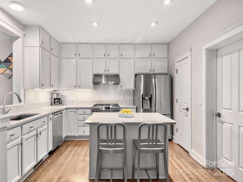 104 Red Cedar Lane, Asheville, NC 28803.  MLS# CAR4249248, YatesRealty ID 10161. 