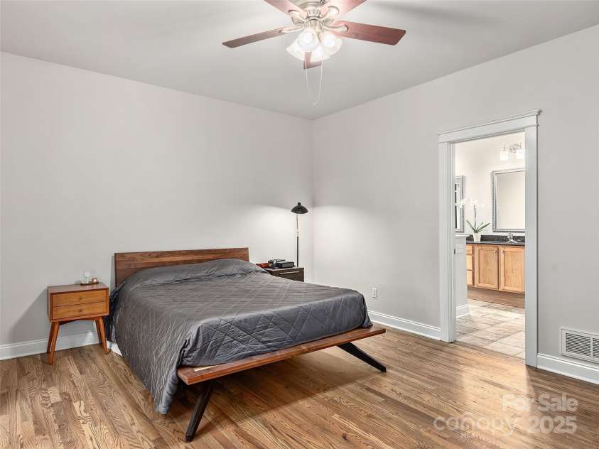 104 Red Cedar Lane, Asheville, NC 28803.  MLS# CAR4249248, YatesRealty ID 10161. 