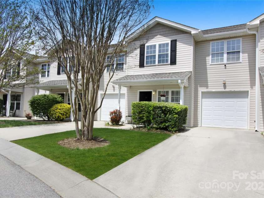 66 Yorktown Circle, Fletcher, NC 28732.  MLS# CAR4250755, YatesRealty ID 10162. 