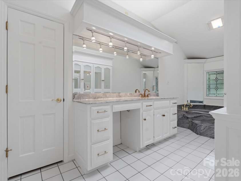 3713 Eaglebrook Drive, Gastonia, NC 28056.  MLS# CAR4367079, YatesRealty ID 10164. 