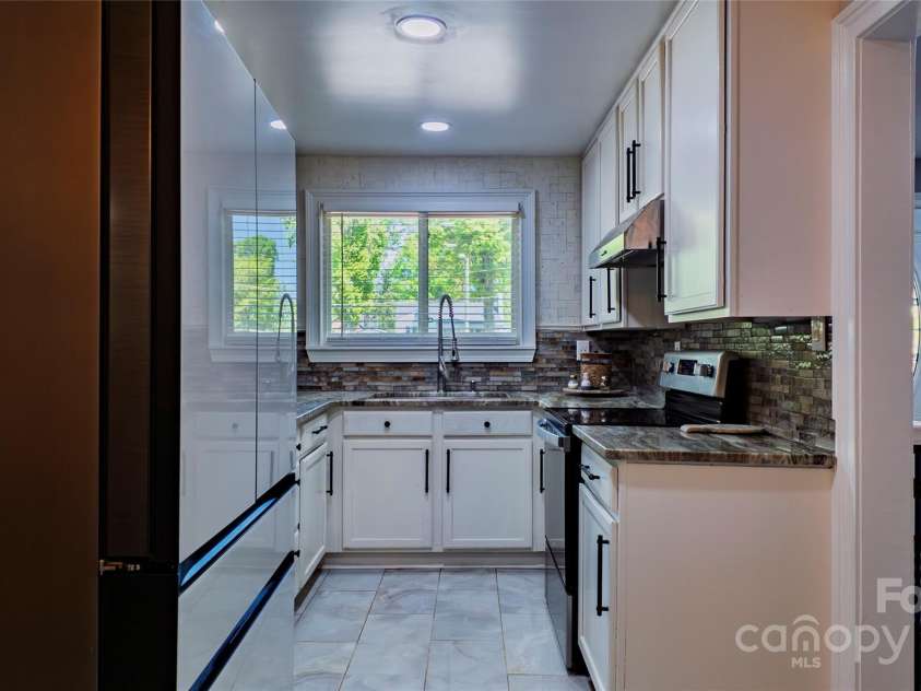 403 3rd Street, Conover, NC 28613.  MLS# CAR4251166, YatesRealty ID 10164. Kitchen