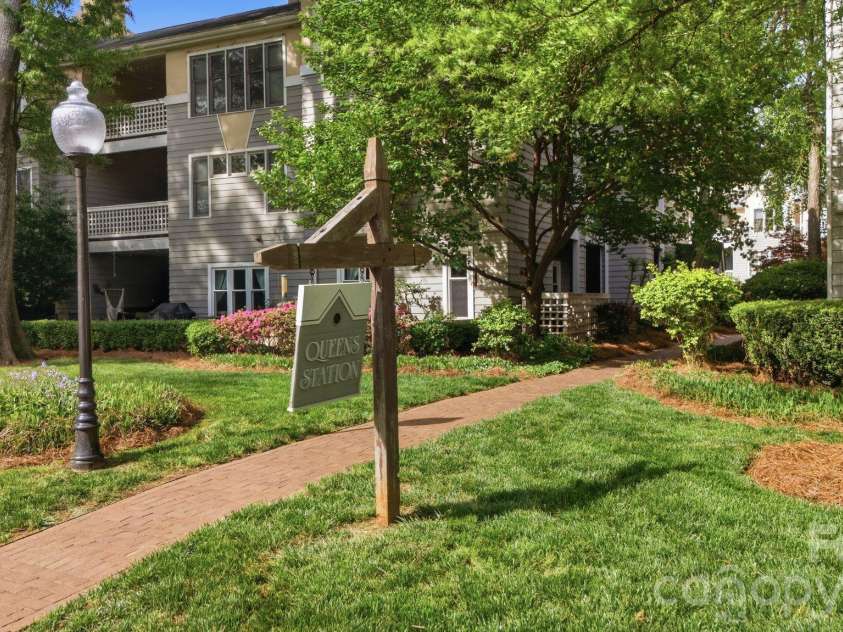 308 Queens Road, Charlotte, NC 28204.  MLS# CAR4367696, YatesRealty ID 10165. Community Grounds 