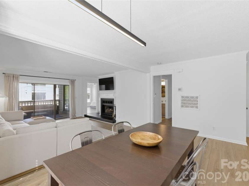308 Queens Road, Charlotte, NC 28204.  MLS# CAR4367696, YatesRealty ID 10165. Dining Area