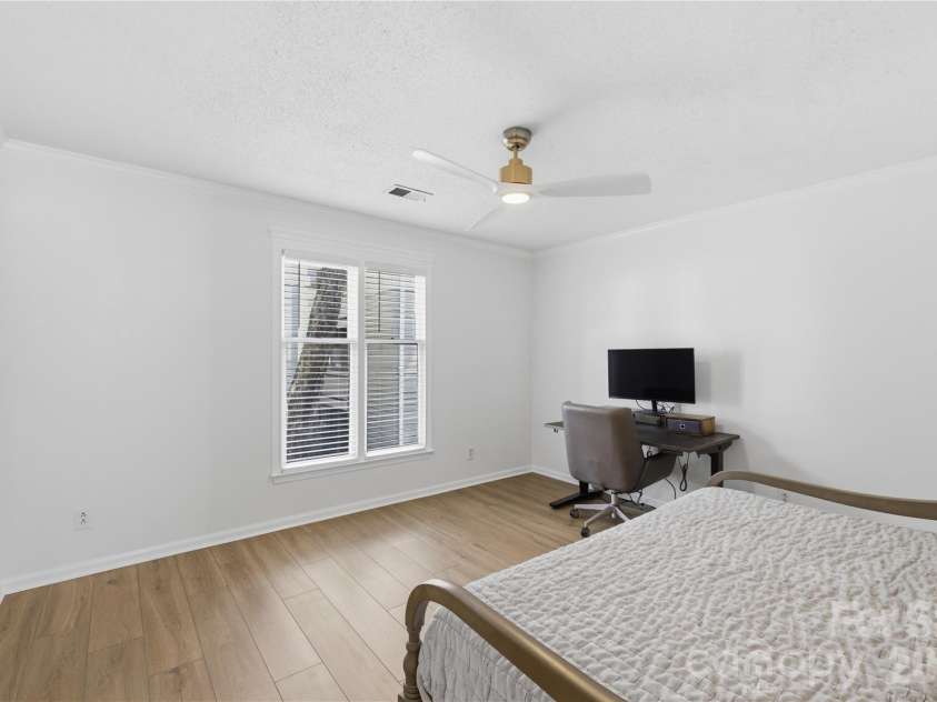 308 Queens Road, Charlotte, NC 28204.  MLS# CAR4367696, YatesRealty ID 10165. Guest Suite 