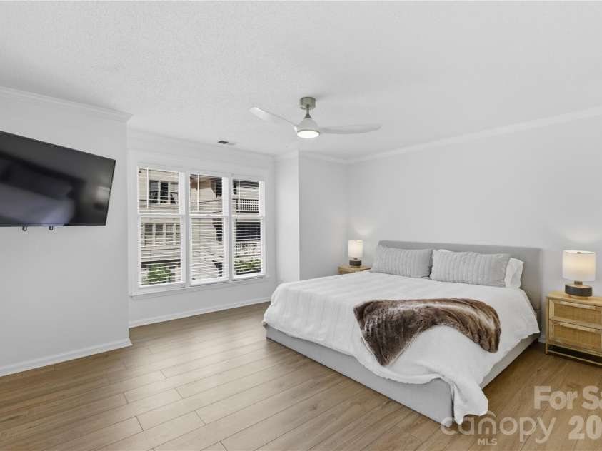 308 Queens Road, Charlotte, NC 28204.  MLS# CAR4367696, YatesRealty ID 10165. Primary Bedroom
