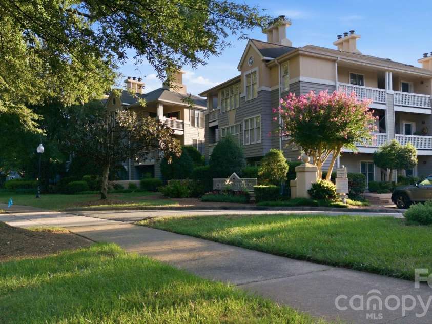 308 Queens Road, Charlotte, NC 28204.  MLS# CAR4414478, YatesRealty ID 10165. 