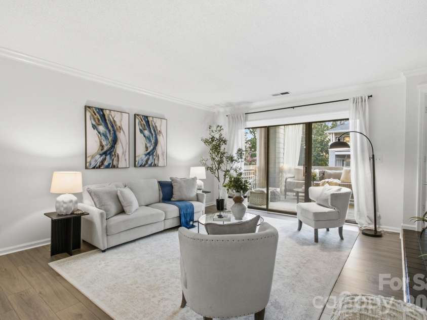 308 Queens Road, Charlotte, NC 28204.  MLS# CAR4414478, YatesRealty ID 10165. Living Room