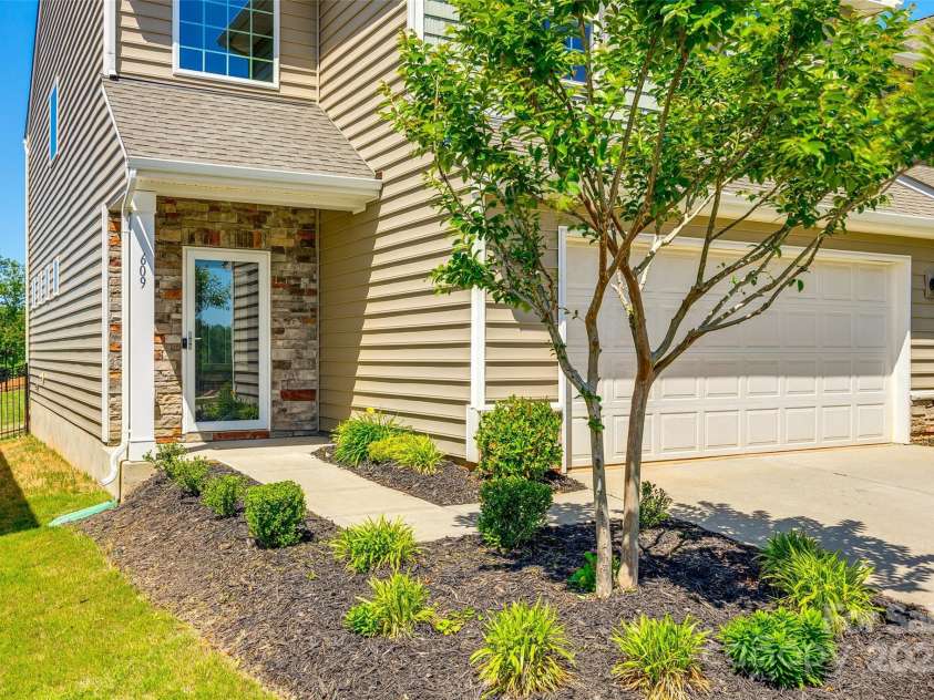 609 Kahana River Road, Fort Mill, SC 29715.  MLS# CAR4245422, YatesRealty ID 10165. 