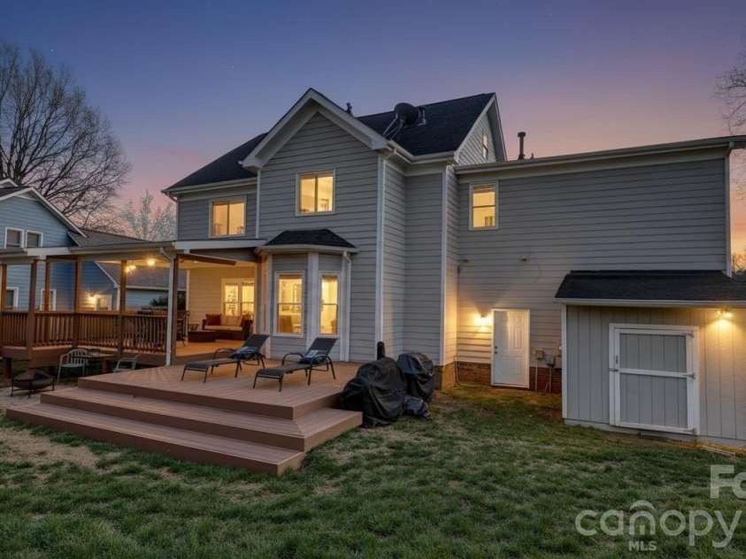 19700 Coachmans Trace, Cornelius, NC 28031.  MLS# CAR4355496, YatesRealty ID 10166. 