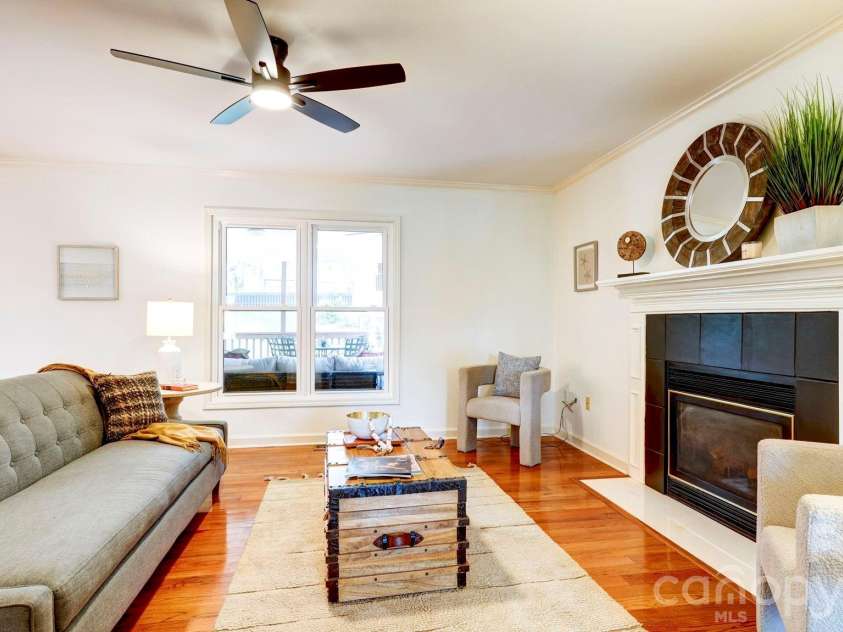 19700 Coachmans Trace, Cornelius, NC 28031.  MLS# CAR4355496, YatesRealty ID 10166. 