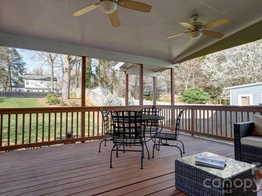 19700 Coachmans Trace, Cornelius, NC 28031.  MLS# CAR4355496, YatesRealty ID 10166. 