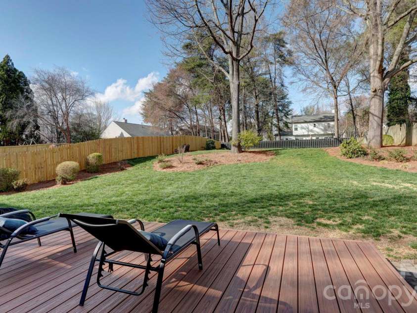 19700 Coachmans Trace, Cornelius, NC 28031.  MLS# CAR4355496, YatesRealty ID 10166. 