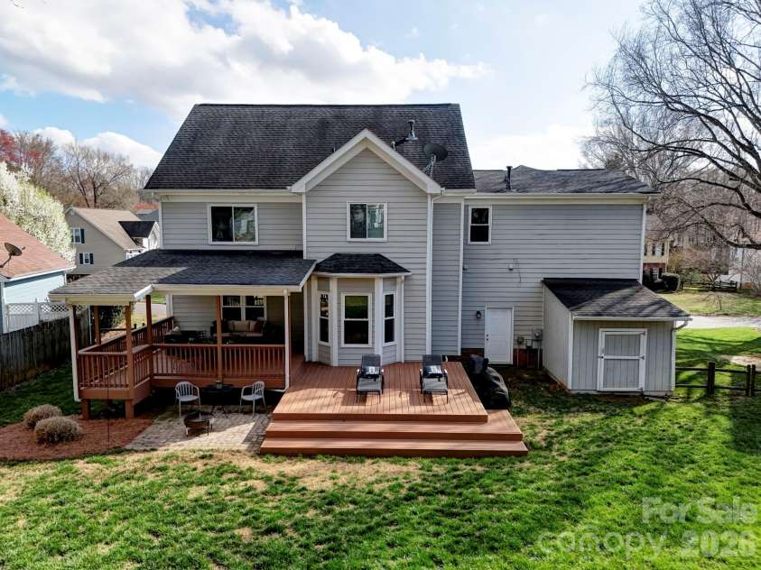 19700 Coachmans Trace, Cornelius, NC 28031.  MLS# CAR4355496, YatesRealty ID 10166. 