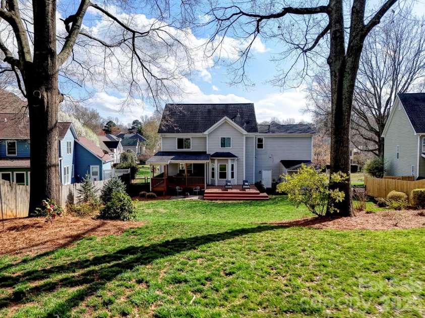 19700 Coachmans Trace, Cornelius, NC 28031.  MLS# CAR4355496, YatesRealty ID 10166. 