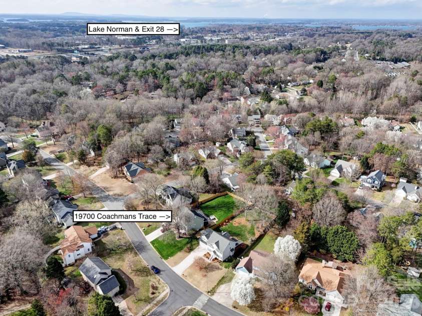 19700 Coachmans Trace, Cornelius, NC 28031.  MLS# CAR4355496, YatesRealty ID 10166. 