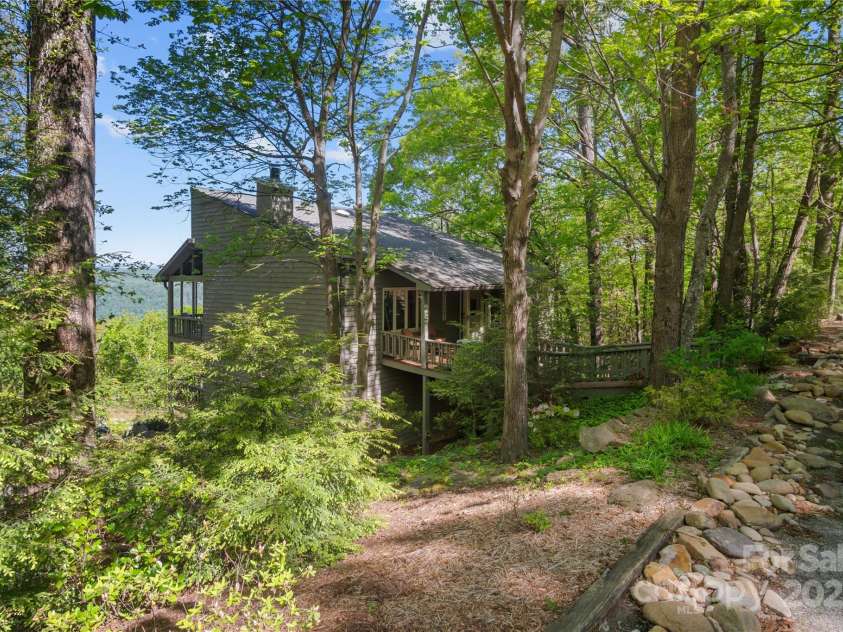 25 Little Falls Drive, Tryon, NC 28782.  MLS# CAR4253807, YatesRealty ID 10167. 