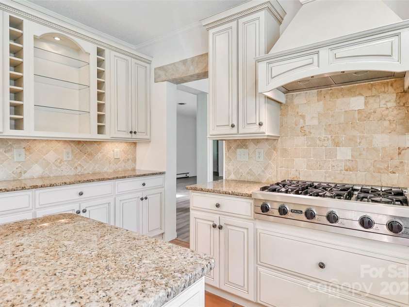 455 Gleneagles Road, Statesville, NC 28625.  MLS# CAR4247026, YatesRealty ID 10168. 