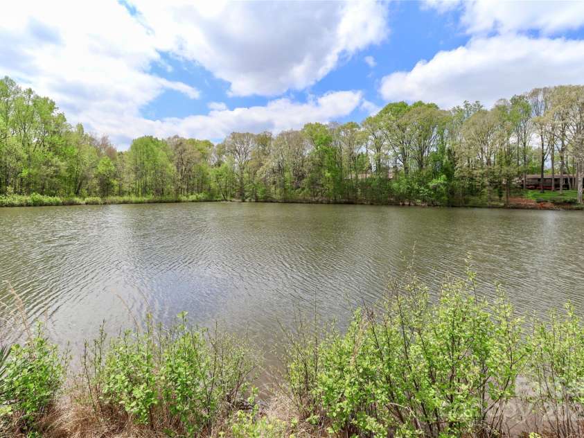 455 Gleneagles Road, Statesville, NC 28625.  MLS# CAR4247026, YatesRealty ID 10168. 