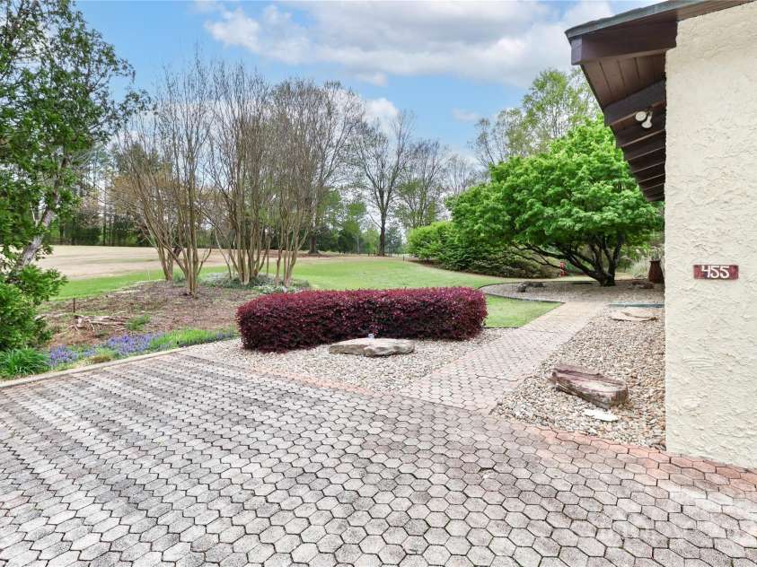 455 Gleneagles Road, Statesville, NC 28625.  MLS# CAR4247026, YatesRealty ID 10168. 
