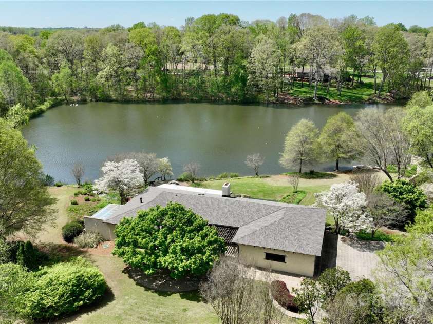 455 Gleneagles Road, Statesville, NC 28625.  MLS# CAR4247026, YatesRealty ID 10168. 