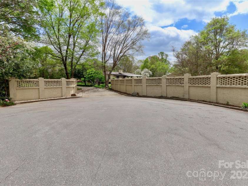 455 Gleneagles Road, Statesville, NC 28625.  MLS# CAR4247026, YatesRealty ID 10168. Entry to private estate.