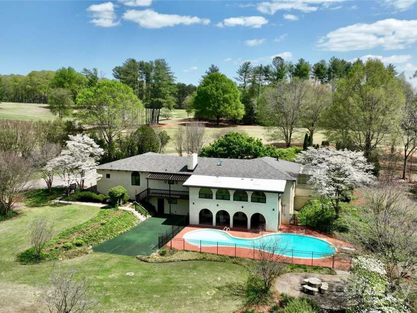 455 Gleneagles Road, Statesville, NC 28625.  MLS# CAR4247026, YatesRealty ID 10168. Gorgeous estate in the Statesville Country Club.