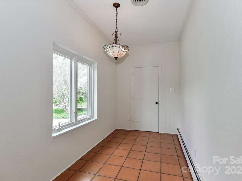 455 Gleneagles Road, Statesville, NC 28625.  MLS# CAR4247026, YatesRealty ID 10168. Office area